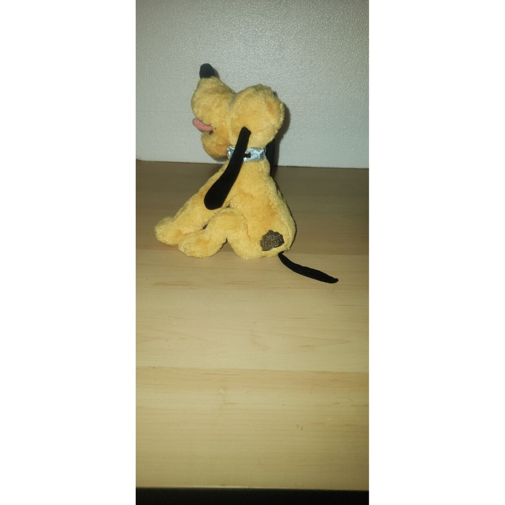 Disney Dream Friends Pluto 8 Inch Plush Disneyland Disney World Plushie